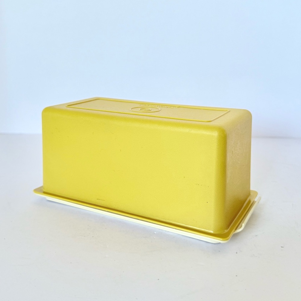 Vintage Tupperware Butter Keeper Dish – Harvest Gold & Almond 1lb Capacity